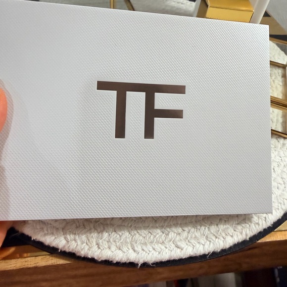 Tom Ford Beauty Faux Leather Pouch Ivory, NIB + Soleil Blanc EDP 7.5ml dapper - Picture 5 of 8